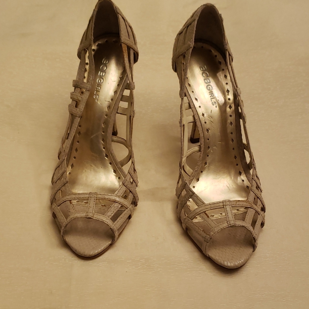BCBG tan heels